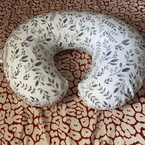 Bopping pillow for baby